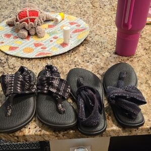 Two Pairs Sanuk Sandals Comfortable Flip Flops